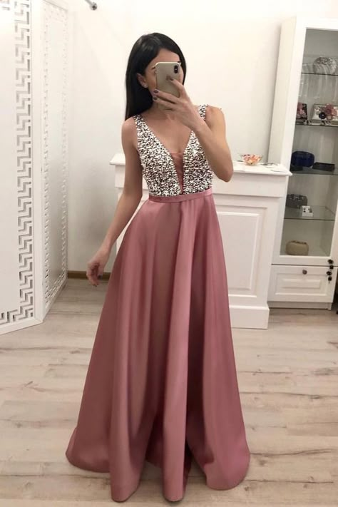 15 Vestidos largos tan lindos que soñarás con ellos Pink Satin Prom Dress, Formal Prom Dresses Long, Prom Dresses 2020, Floor Length Prom Dresses, Evening Dress Floor Length, Long Sleeve Prom, Backless Prom Dresses, Beaded Bodice, Satin Prom Dress