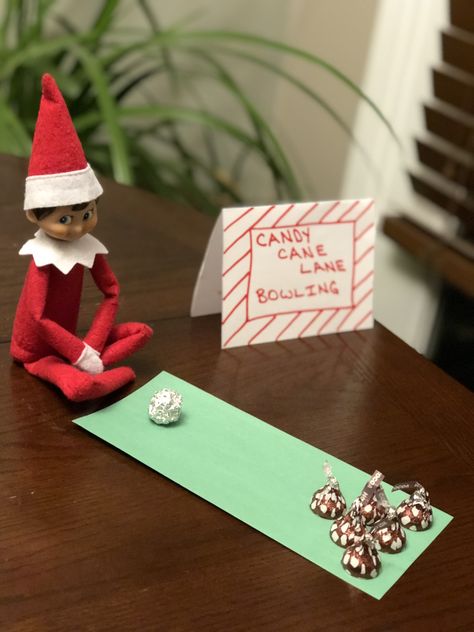 Decorating Christmas Wreaths, Simple Elf On The Shelf, Elf Classroom, Elf Ideas Easy, Candy Cane Lane, Elf Kit, Elf Magic, Shelves Ideas, Awesome Elf On The Shelf Ideas