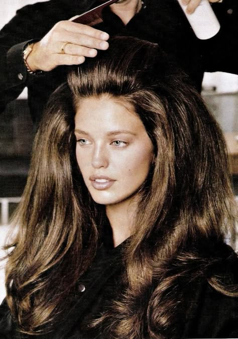 F L O R A H M I S T 90s Model Aesthetic, Brunette Aesthetic, Denmark Copenhagen, Emily Didonato, 90s Model, Model Aesthetic, Brunette Girl, Aesthetic Hair, Pretty Hairstyles