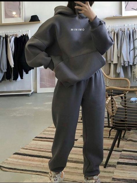 Aesthetic Tracksuit Outfit, Cute Trackies Outfit, 2023 Lounge Wear, Hoodie Set Outfit Women, Tracksuit Outfit Aesthetic, Tracksuit Outfit Ideas, Trackies Outfit, Sweatsuit Aesthetic, Korean Sporty Outfits