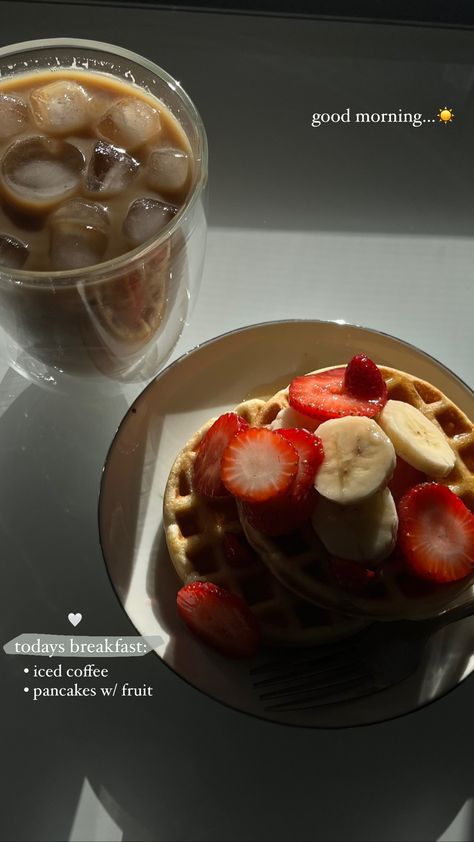 Aesthetic Morning Breakfast, Breakfast Photos Aesthetic, Waffles Aesthetic Instagram, Breakfast Stories Instagram, Breakfast Ig Story Ideas, Breakfast Photo Instagram, Breakfast Post Instagram, Breakfast Waffles Aesthetic, Instagram Story Ideas For Food