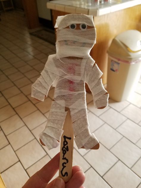 Lazarus puppet. It's a doll form wrapped in gauze. Lazarus Craft Sunday School, Lazarus Craft, Jesus Raises Lazarus, Sunday School Projects, Bible Crafts Sunday School, Doll Template, Children's Church Crafts, Bible Activities For Kids, Bible Story Crafts