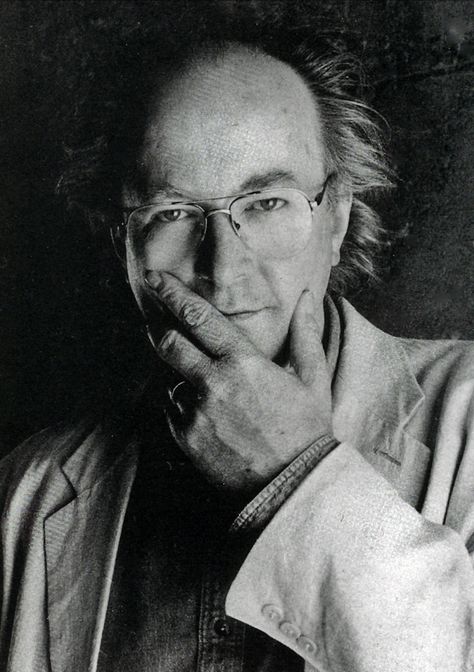 Philip Pullman I've read all of his books and I loved them. He is an amazing author. The Subtle Knife, The Amber Spyglass, Golden Compass, Dark Materials, Philip Pullman, The Golden Compass, His Dark Materials, World View, Books Young Adult