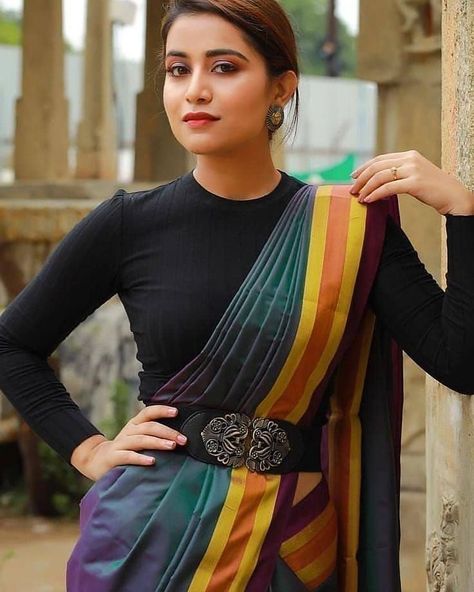 Black Blouse Designs For Saree, Blouse Designs For Saree, Black Blouse Designs, Saree With Belt, Saree Blouse Styles, Slides Outfit, Saree Wearing Styles, Saree Blouse Neck Designs, Indian Saree Blouses Designs