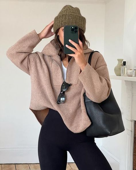 Muted Fall Outfits, Fall It Girl Outfits, Cozy Looks Outfit, Fall Fits 2023, Bloated Outfit Ideas, Casual Cozy Outfits, Pretty Fall Outfits, Cozy Chic Outfit, Pretty Closets