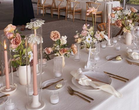 Minimal Head Table Decor Wedding, Bud Vase Head Table, Long Table Centerpieces, Ceramic Bud Vases, Bud Vases Wedding, Bud Vase Centerpiece, Flower Table Decorations, Wedding Candles Table, Burgundy And Blush Wedding