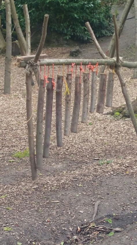 Outdoor xylophone Teepee Set Up Ideas, Nature In The Classroom Early Childhood, Art In The Woods, Forest School Wood Craft, Forest School Areas, Forest School Crafts, Forest School Area, Outdoor Xylophone, Outdoor Learning Spaces