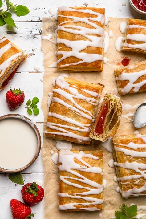 Vegan Toaster Strudels Easy Vegan Brunch, Toaster Strudel Recipe, Brunch Recipes For A Crowd, Vegan Brunch Recipes, Toaster Strudel, Recipes For A Crowd, Pepperidge Farm Puff Pastry, Strudel Recipes, Vegan Pastries