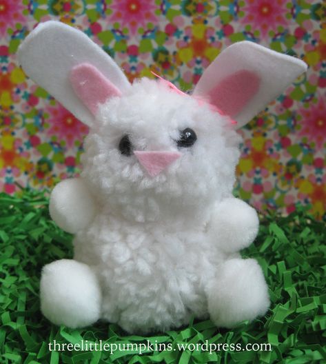 IMG_1616 Pom Pom Puppies, Easter Pom Poms, Pom Pom Bunnies, Pom Pom Animals, Ideas For Crochet, Easter Bunny Crafts, Pom Pom Crafts, Easter Projects, Easter Crafts Diy