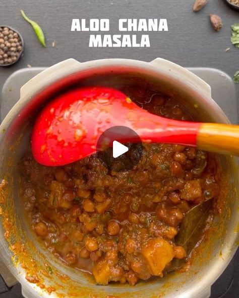 Chenna Masala Recipe, Aloo Chana, Chana Masala Recipe, Chana Recipe, Black Cardamom, Ginger Garlic Paste, Cumin Seeds, Desi Food, Masala Recipe