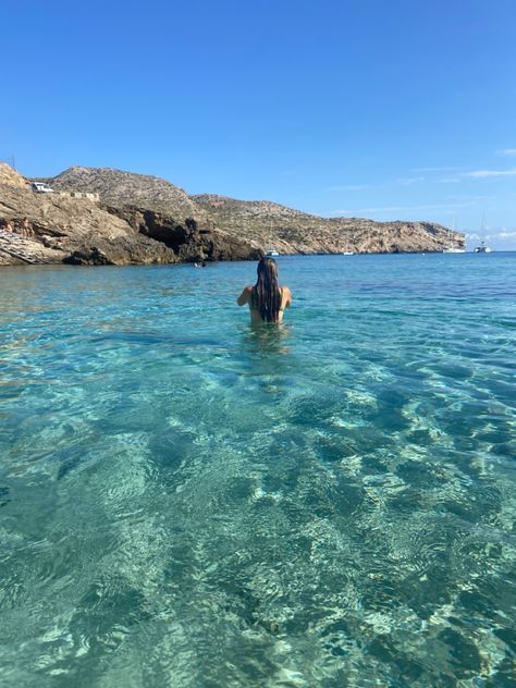 #spain #travel #aesthetic #swim Spain Travel Aesthetic, Spain Aesthetic, Water Polo, Spain Travel, Travel Aesthetic, Summer 2024, Swimming Pools, Summer Outfits, Spain