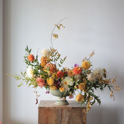 Flower Arrangement In Wide Mouth Vase, Dutch Floral Arrangements, Floor Bouquet, Thanksgiving Florals, Bowl Flower Arrangement, Autumn Floral Arrangements, Thanksgiving Flower Arrangements, Wild Floral Arrangements, Hanging Flower Arrangements