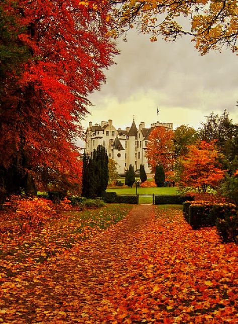 Old Fashioned Men, Blair Castle, Castle Scotland, Castles In Scotland, Scotland Castles, Scottish Castles, Beautiful Castles, Stately Home, Inverness