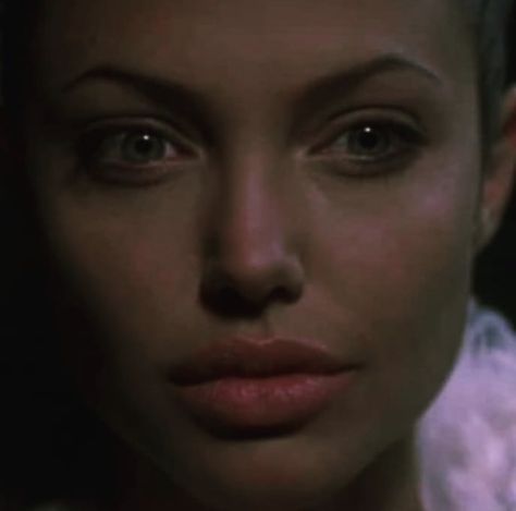 Angelina Jolie Face, Angelina Jolie Lips, Tomb Raiders, Angelina Jolie Makeup, Beatiful People, Angelina Jolie Photos, Beauty Makeup Photography, Feminine Energy, Angelina Jolie