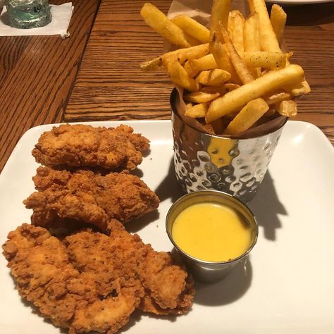 Yann D’ Foodie’s Instagram post: “You can call me 10 years old, I don’t care ! Chicken Tenders & Fries from 📍TGI Fridays @tgifridaystt is undefeated to this DAY!🗣 . . All…” Restaurant Chicken Tenders, Chicken Tenders And Fries Aesthetic, Chicken Tender And Fries, Chicken Tenders Aesthetic, Chicken Tenders And Fries, Chicken And Fries, Tgi Fridays, Uber Eats, Food Therapy