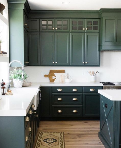 Suzy Holman (@simplysuzys) • Salamander by Benjamin Moore, with brass hardware Kitchen Cabinet Inspiration, Dark Green Kitchen, Winter Retreat, Painted Kitchen Cabinets Colors, Kabinet Dapur, Green Kitchen Cabinets, Farmhouse Kitchen Cabinets, New Kitchen Cabinets, Kitchen Cabinets Makeover