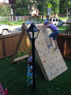 Mincing Thoughts: Kids Climbing Play Structure - Building a Climbing Wall and Cargo Net (Rock climbing) Ninja Course, Backyard Obstacle Course, Ninja Warrior Course, Outdoor Play Space, Play Area Backyard, Backyard Kids, Kids Climbing, Outside Fun, Diy Playground