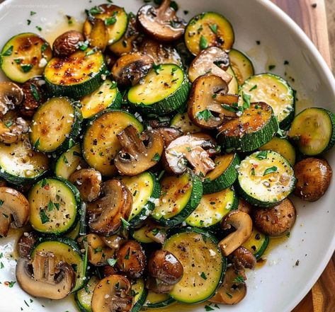 Skillet Zucchini And Mushrooms | Easy And Flavorful Side Dish - My Home Made Recipe Zucchini And Mushrooms, Sautéed Zucchini, Zucchini Sticks, Sauteed Zucchini, Easy Recipes For Beginners, Diet Recipes Easy, Idee Pasto Sano, Crockpot Recipes Easy, Healthy Dishes