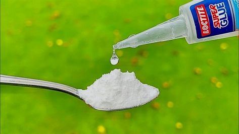 Superglue And Baking Soda, Baking Soda And Super Glue, Super Glue And Baking Soda, Baking Soda Benefits, Diy Crafts Life Hacks, Baking Soda Uses, Baking Soda Shampoo, Homemade Tools, Amazing Life Hacks