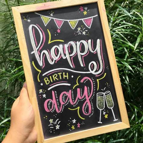 Chalkboard lettering Chalkboard Name Signs, Chalk Writing Ideas, Chalkboard Marker Lettering, Chalk Writing Fonts, Chalkboard Lettering Fonts, Chalk Sign Ideas, Chalk Markers Lettering, Pizarras Ideas, Happy Birthday Chalkboard