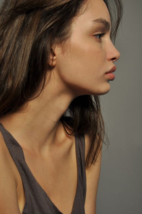 Side Profile - female Luma Grothe, Rhinoplasty Nose Jobs, Maquillage On Fleek, Straight Nose, Pretty Nose, Perfect Nose, Flot Makeup, Face Profile, Nose Surgery