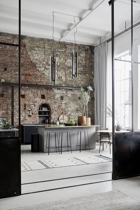 A Bright Industrial Loft Decorated With House Doctor's Spring/Summer Collection - The Nordroom Industrial Loft House, New Yorker Loft, Industrial Home Design, Loft Kitchen, New York Loft, Iron Stools, Industrial Interior Design, Loft Interiors, Loft Decor