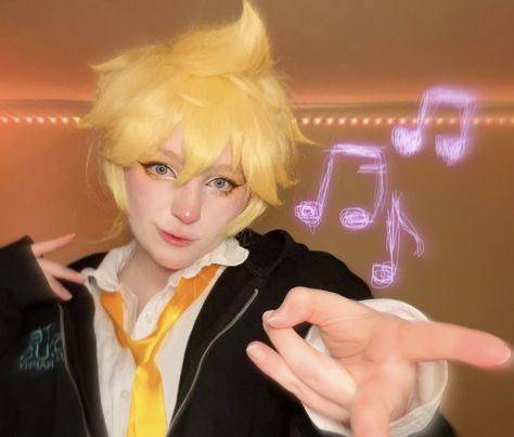 Len Cosplay Vocaloid, Kagamine Len Cosplay, Vocaloid Figures, Len Cosplay, Vocaloid Len, Rin Cosplay, Closet Cosplay, Vocaloid Cosplay, Vocaloid Characters