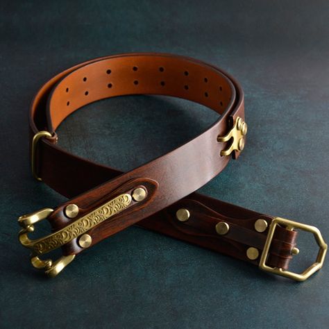 Handmade Littleton Cavalry Leather Belt Mens Street Wear Belts,Men's Gift Engraved littleton cavalry buckle Belt Width 3.8cm Please choose your waist size according size chart Example: Your waist size: 37inches Choose size "S" Mens Street Wear, Mens Leather Accessories, Wide Belts For Women, Cowboy Gear, Leather Belts Men, Leather Projects, Genuine Leather Belt, Brass Buckle, Stitching Leather