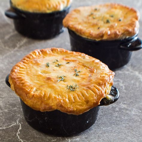 The best easy, homemade Chicken Pot Pie recipe makes these perfect single serving individual double crust pot pies or a standard 9 inch chicken pot pie! The delicious chicken pot pie filling is topped with a beautifully golden, flaky crust that is so much better than store bought! bakeitwithlove.com | #bakeitwithlove #chickenpotpie #homemade #fromscratch #easy #best #recipe #doublecrust #individual #mini #filling #simple #withpotatoes #rotisserie #videos #delicious #golden #flaky #savory #pastry Chorizo Sweet Potato, Beef Pot Pie Recipe, Individual Chicken Pot Pies, Mini Pot Pies, Best Chicken Pot Pie, Chicken Pot Pie Filling, Beef Pot Pies, Mini Chicken Pot Pies, Chicken Pot Pie Casserole