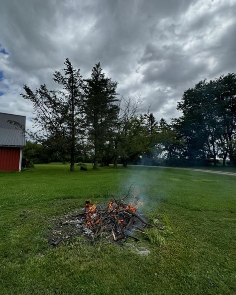 midwest dumpy Vintage Midwest Aesthetic, Midwest Town Aesthetic, Midwest Neighborhood Aesthetic, Summer Aesthetic Midwest, Rural Midwest Aesthetic, Photo And Video, Instagram Photo, Instagram