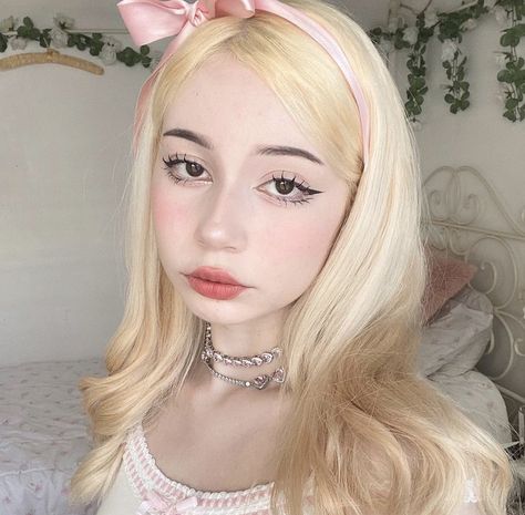 Makeup Pictorial, Doll Eye Makeup, Blonde With Pink, Alt Girls, Cute Makeup Looks, Gothic Beauty, Fashion Design Sketches, Cute Makeup, Makeup Inspo