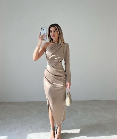 Outfit For Birthday Party Casual Dresses, Formal Womens Dress, Elegant Silk Dress Classy Chic, Simple Birthday Dress Women, Birthday Dresses For Women Classy Outfit Modest, Classy Dress Outfits Graduation, Simple Birthday Dress Ideas For Women, 23 Birthday Outfit Ideas For Women, Simple Dress Classy Elegant