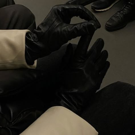 Social Lifestyle, Kaz Brekker, Lucius Malfoy, Aaron Warner, Shatter Me Series, Shatter Me, Six Of Crows, Black Gloves, Photo Design