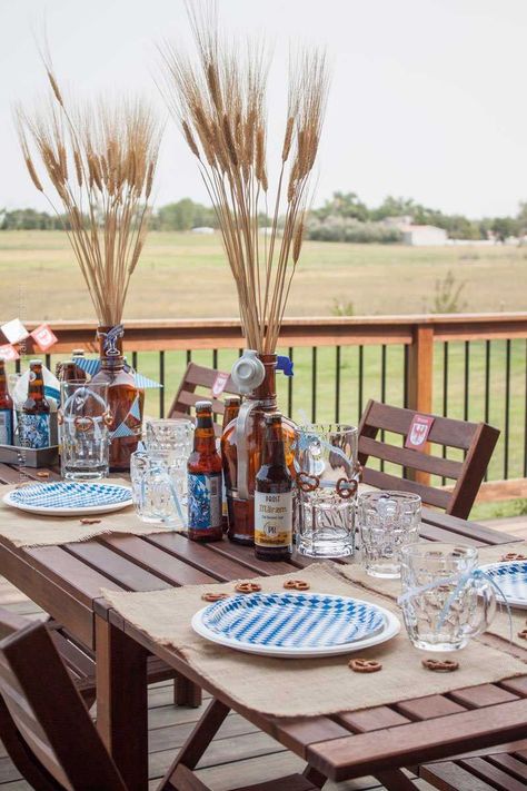 Backyard Beer Garden, Beer Garden Party, Oktoberfest Table, Oktoberfest Hairstyle, Beer Garden Ideas, Oktoberfest Party Decorations, Octoberfest Party, German Party, Oktoberfest Decorations