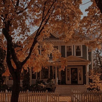 Fall Suburban House, Modern Luxury Interior, Cosy House, Tarot Card Spreads, Suburban House, American Houses, Humble Abode, American Dream, It's Fall