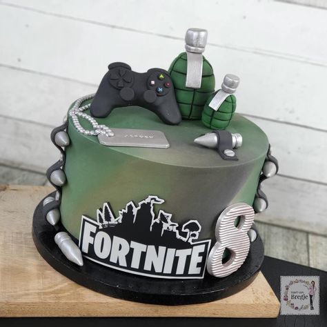 Fortnight Cake, Boy Cake Ideas, Xbox Cake, Circus Cakes, Kids Birthday Party Cake, Fortnite Cake, Fortnite Birthday Party, 8th Birthday Cake, 10 Birthday Cake