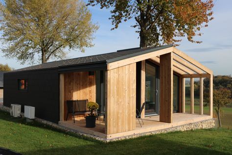 Container Shops, Luxury Ensuite, Modern Modular Homes, Lakeside Living, Camping Holiday, Best Appliances, Netherlands Travel, Casa Container, Small Houses