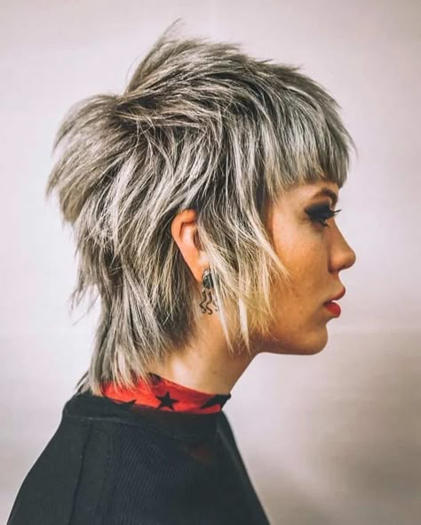 Mullet Haircuts, Short Choppy Haircuts, Choppy Haircuts, Mullet Haircut, Modern Mullet, Short Hairstyles For Thick Hair, Punk Hair, Mullet Hairstyle, Trending Hairstyles