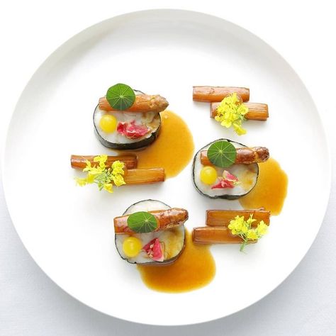 Culinary Art Trends on Instagram: “. @lionel_giraud . 📌. follow us @bestchefs_blog stay updated on the latest trends! . #chef #gastronomy #chefselection #foodiegram #culinary…” Plating Ideas Main Course, Sushi Plating, Plating Ideas, Dessert Plating, Culinary Art, Sushi Plate, Art Trends, Culinary Arts, Food Presentation