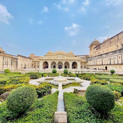 Indian Fort, Amer Fort Jaipur, Rajasthan Tourism, Amer Fort, Travel Inspiration Destinations, Desi Aesthetic, Background Images Hd, Concept Ships, Beautiful Architecture