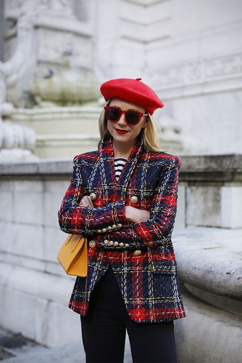 Fashion blogger Blair Eadie wearing a plaid blazer with a striped tee and red beret // Visit her site Atlantic-Pacific for more plaid looks and fall style ideas Euro Aesthetic, Plaid Blazer Outfit, Red Inspiration, Tartan Blazer, Red Beret, Blair Eadie, Coat Outfit, Blazer Outfit, Street Style Chic