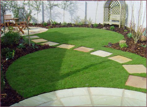 CURVES WONDERFUL CURVES: Good Lines Mean Good Designs – Part 2 « Not Another Gardening Blog Circular Garden Design, Small Garden Landscape Design, Circular Lawn, Moderne Have, Small Garden Landscape, Lawn Design, Back Garden Design, Garden Design Layout, Modern Garden Design