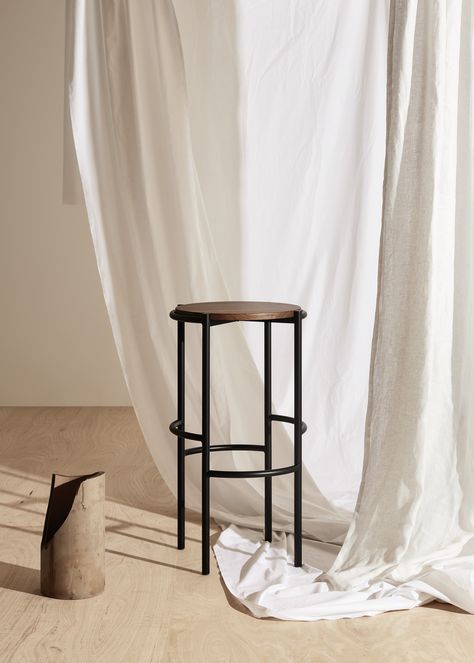 Photography Studio Spaces, Ruangan Studio, Stool Dimensions, Photography Studio Decor, Home Studio Photography, Oak Stool, Loft Interior, Deco Studio, Timber Furniture