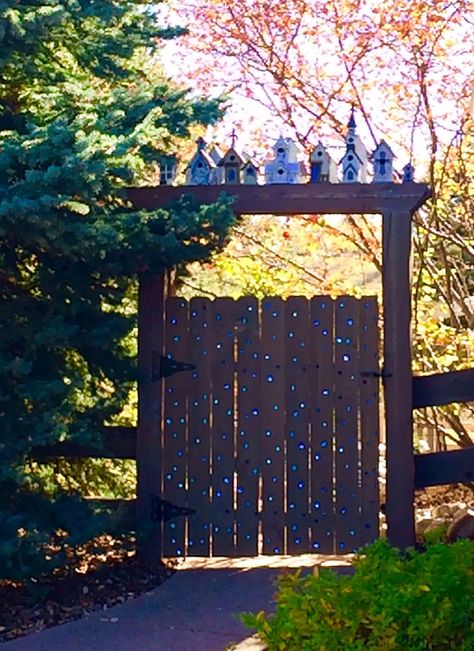 garden gate, whimsical, birdhouse Secret Garden Gate Ideas, Whimsical Garden Fence, Fairy Gates Garden Entrance, Garden Gates And Fences Cottage Style, Cottage Gate, Whimsical Garden Gate, Moon Gates Garden Diy, Moon Doors Garden, Hobbit Garden Gate