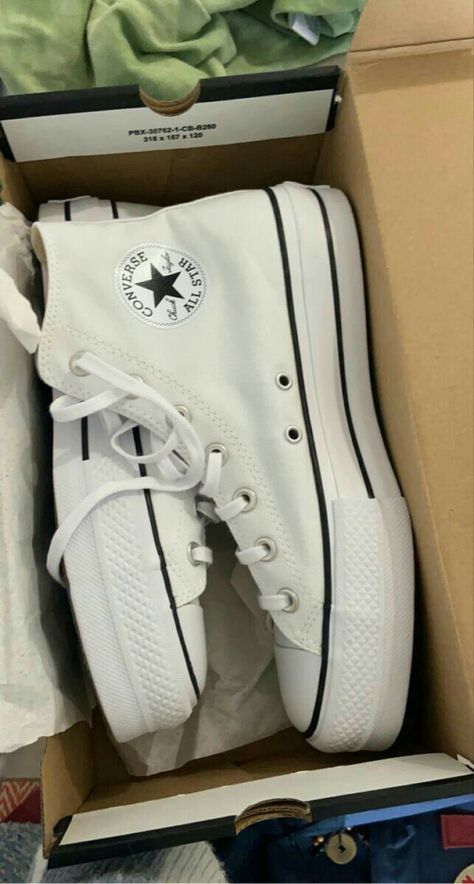 #cute #trendy #shoes #converse Kasut Pengantin, Cute Converse, Dr Shoes, Trendy Shoes Sneakers, All Nike Shoes, Hype Shoes, Girly Shoes, Aesthetic Shoes, Swag Shoes