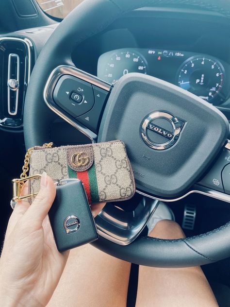 My Car Aesthetic, Gucci Key Pouch, Aesthetic Car Keys, Xc40 Volvo, Car Keys Aesthetic, Keys Aesthetic, Skins Aesthetic, Volvo Xc40, Aesthetic Car