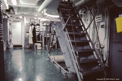 Navy Ship Interior, Layered City, Ship Architecture, American Vampire, Uss Oklahoma, Environment Background, Boys Dorm Room, Ship Interior, Underground Bunkers