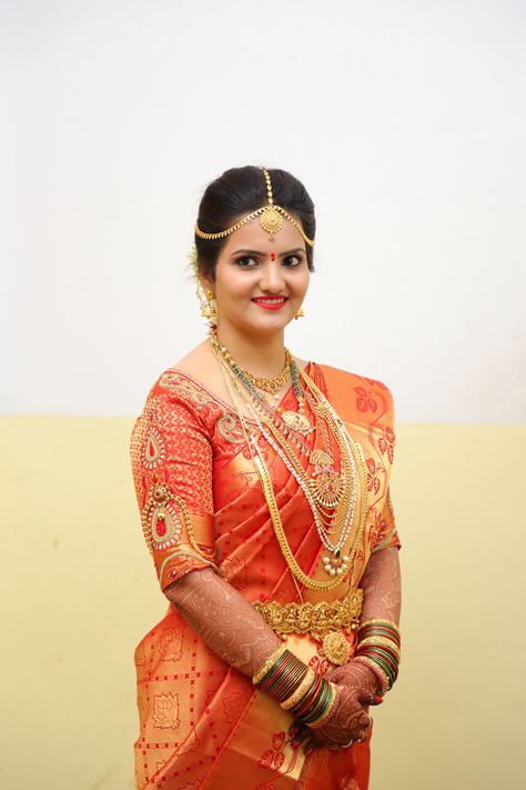 Mangalorean bride #bridesofindia Mangalorean Bride, Bride Saree, Jewellery Indian, Bridal Jewellery Indian, Bridal Jewellery, Bridal Looks, Indian Jewelry, Bridal Jewelry, Beaded Jewelry