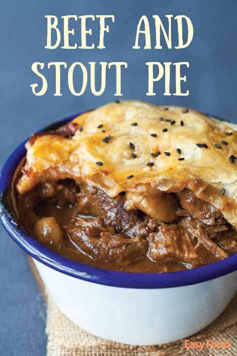 Beef Braised, Stewing Beef, Braised Meat, Meat Stock, Beef Pie, Meat Pie Recipe, British Cooking, Beef Pies, Cooking With Beer