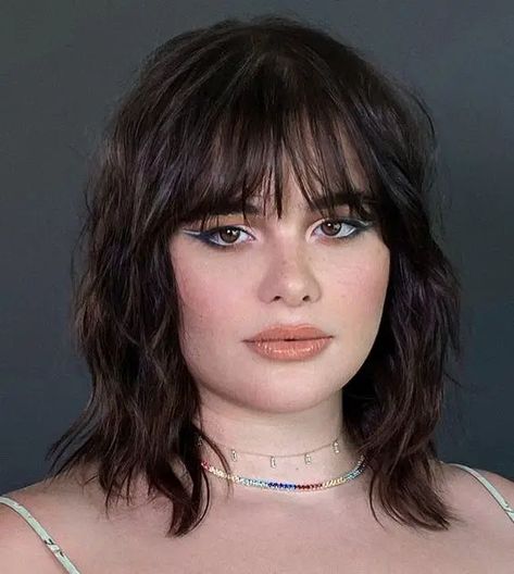 Short Fringe Haircut Round Face, Short Hairstyles Round Face Plus Size, Mullet On Round Face, Short Hair Styles For Round Faces Plus Size, Short Hair With Fringe Bangs Round Faces, Hair Cuts For Plus Size, Bob Plus Size, Short Haircuts For Round Faces Plus Size, Mullet Round Face